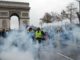 UNIŠTENA TRIJUMFALNA KAPIJA U PROTESTIMA U PARIZU: Napoleonu odrubljena glava, ŠTETA MILIONSKA! (PHOTO) - Francuska Revolucija 2. deo