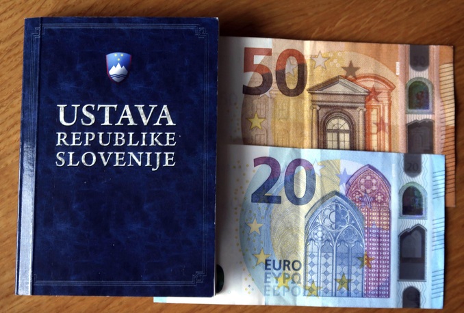 Slovenija Ustav